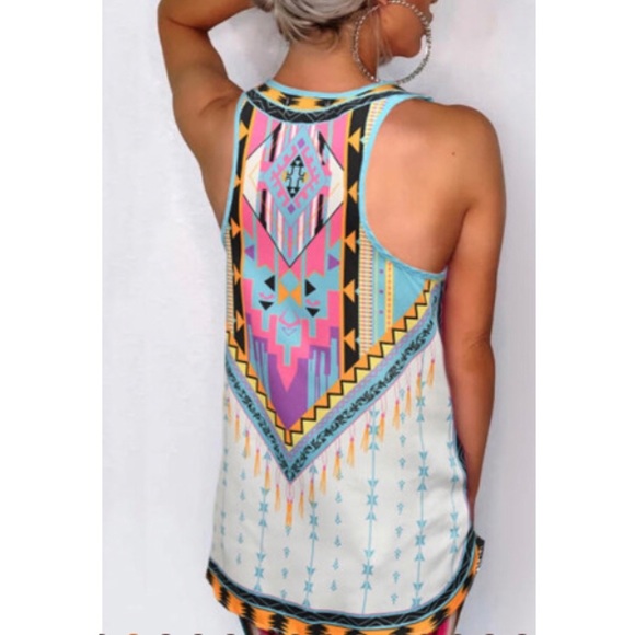 💕HP💕 1 Left • Boho White Geometric Tank Top - Picture 2 of 7